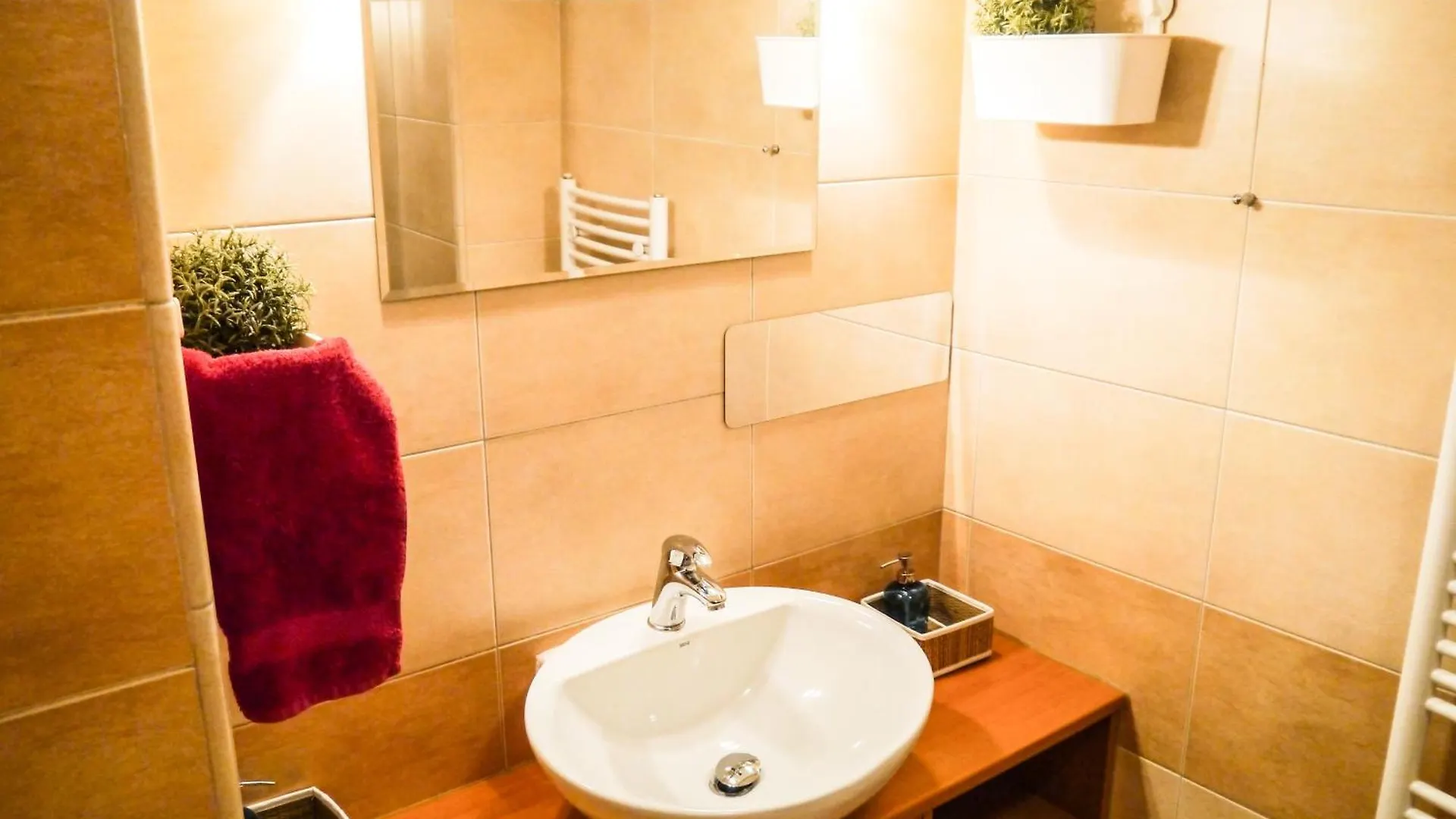 Dahlia Inn Praga Hotel
