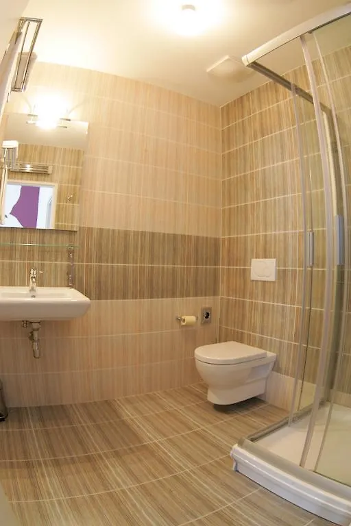 Dahlia Inn Praga