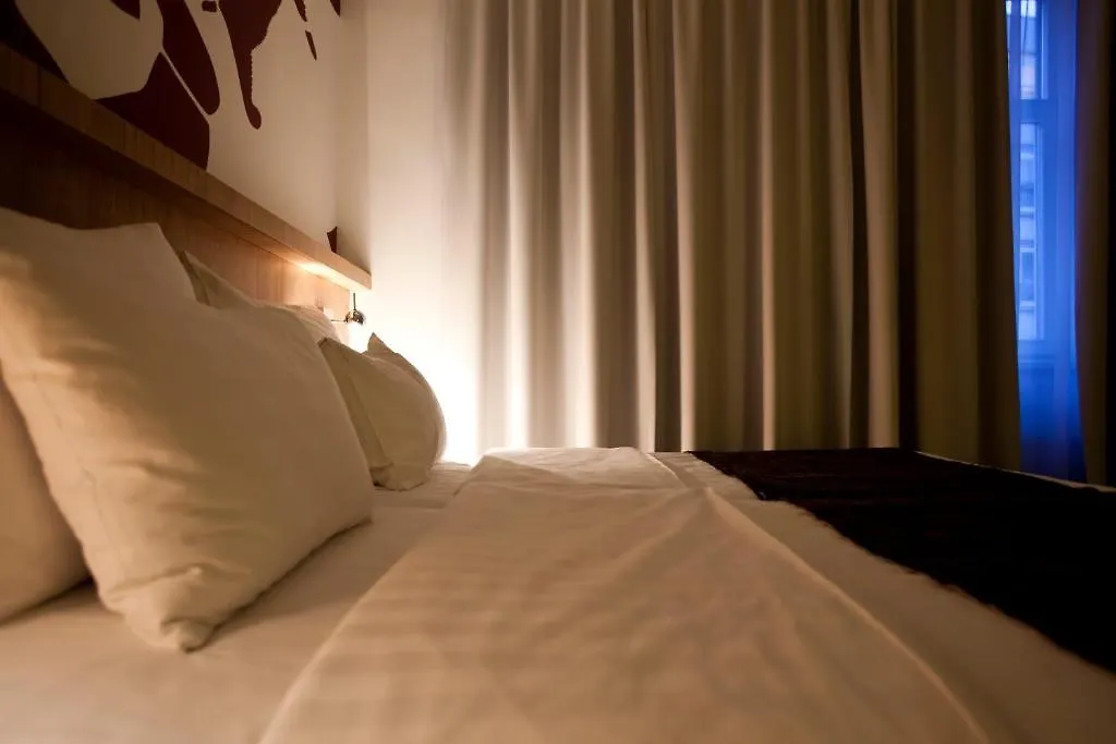 Dahlia Inn Praga Hotel