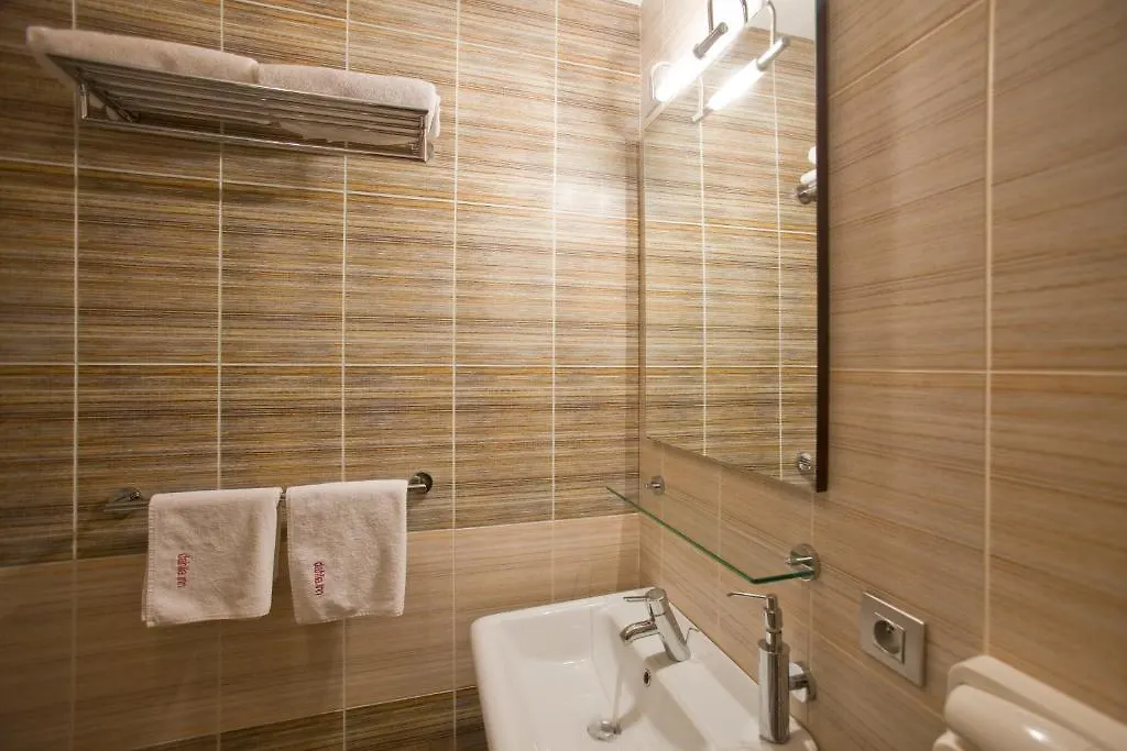 Dahlia Inn Praga Hotel